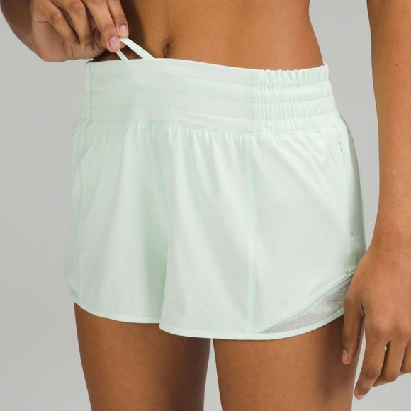 Lululemon Hotty Hot High-Rise Lined Short 2.5" - Picture 4 of 9